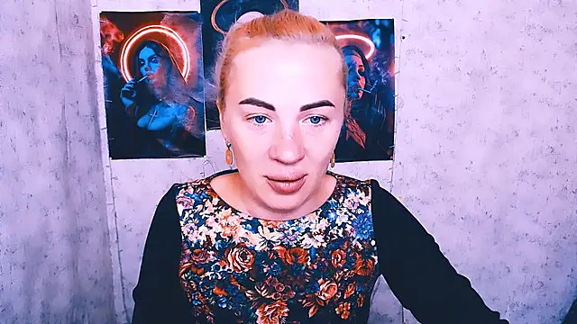 Snapshot of EmmaCat_ chatting on 7, 10, 2025 EmmaCat online show from 7, 10, 2025