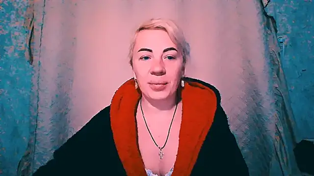 Snapshot of EmmaCat_ chatting on 18, 10, 2025 EmmaCat online show from 18, 10, 2025