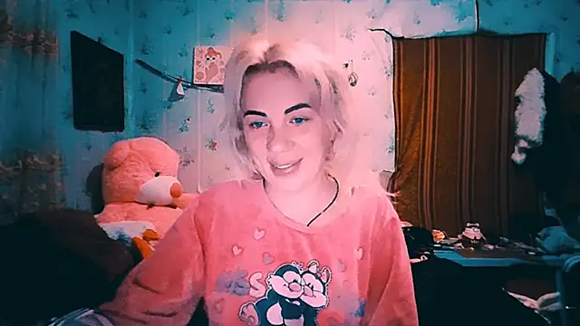 Snapshot of EmmaCat_ chatting on 19, 10, 2025 EmmaCat online show from 19, 10, 2025