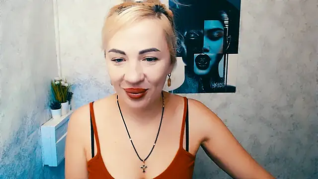 Snapshot of EmmaCat_ chatting on 3, 11, 2025 EmmaCat online show from 3, 11, 2025