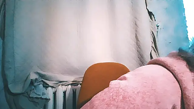 Snapshot of EmmaCat_ chatting on 9, 11, 2025 EmmaCat online show from 9, 11, 2025