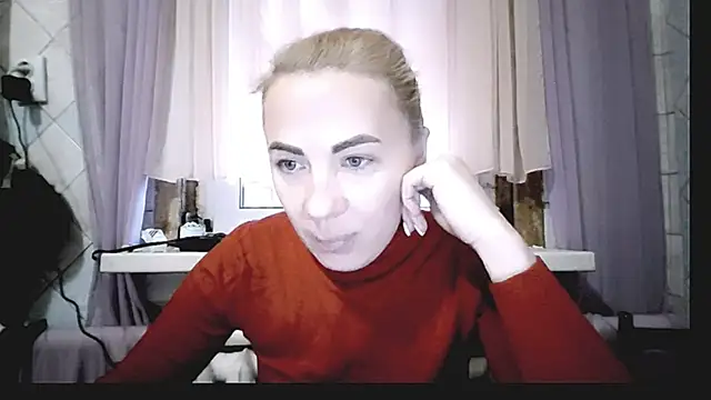 Snapshot of EmmaCat_ chatting on 19, 11, 2025 EmmaCat online show from 19, 11, 2025