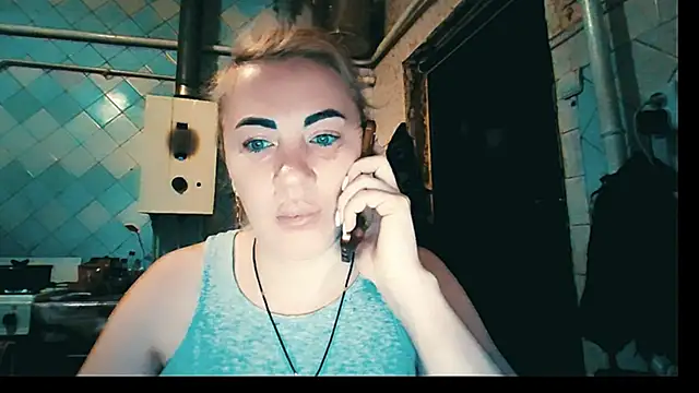 Snapshot of EmmaCat_ chatting on 27, 11, 2025 EmmaCat online show from 27, 11, 2025