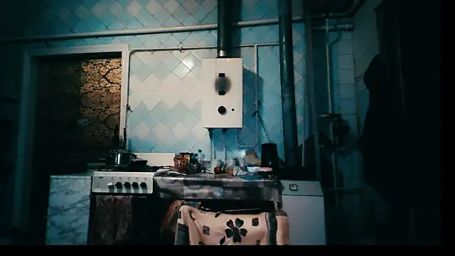 Snapshot of EmmaCat_ chatting on 28, 11, 2025 EmmaCat online show from 28, 11, 2025