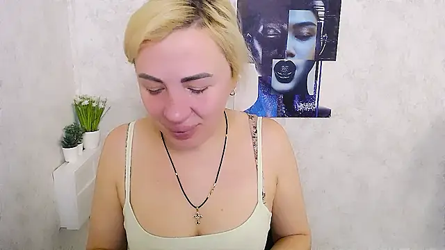 Snapshot of EmmaCat_ chatting on 3, 2, 2026 EmmaCat online show from 3, 2, 2026