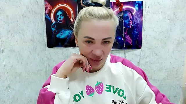 Snapshot of EmmaCat_ chatting on 24, 2, 2026 EmmaCat online show from 24, 2, 2026