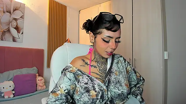 KoraRousee online show from 25, 10, 2025