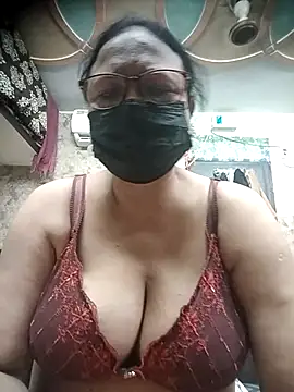 Snapshot of thehotlady chatting on 3, 10, 2025 thehotlady online show from 3, 10, 2025