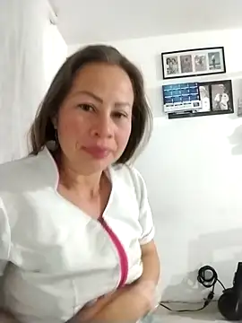 LaraCaliente online show from 16, 10, 2025