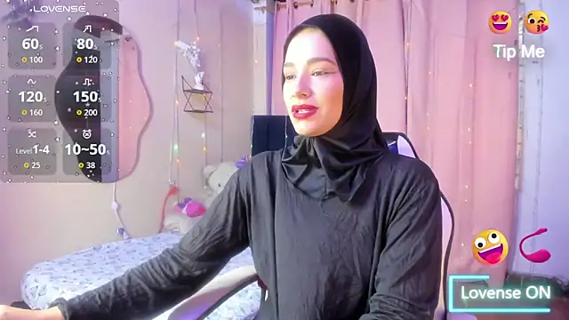 ShanaJamil online show from 28, 11, 2025