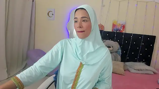 ShanaJamil online show from 16, 3, 2026