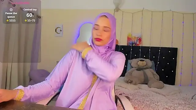 ShanaJamil online show from 14, 4, 2026