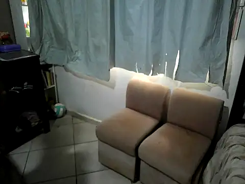 Snapshot of becmz chatting on 13, 1, 2026 becmz online show from 13, 1, 2026