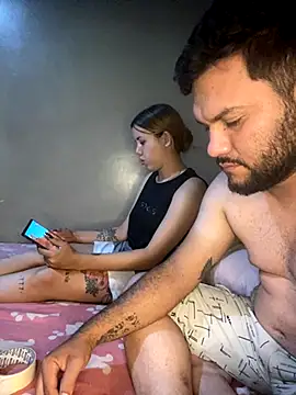 Snapshot of coupleyys chatting on 28, 10, 2025 coupleyys online show from 28, 10, 2025