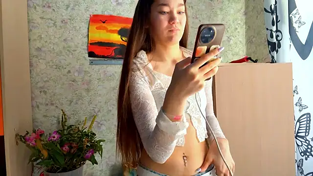 Cuteviola online show from 6, 4, 2026