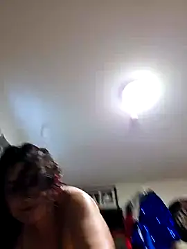 Snapshot of Trixtbang chatting on 9, 10, 2025 Trixtbang online show from 9, 10, 2025