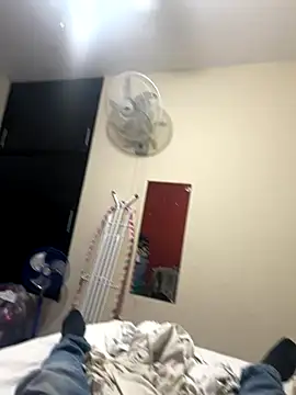 Snapshot of dannybs05 chatting on 17, 10, 2025 dannybs05 online show from 17, 10, 2025