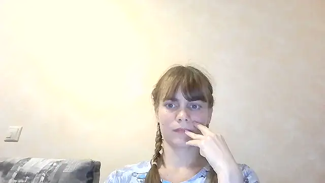 Snapshot of Loriven chatting on 24, 9, 2025 Loriven online show from 24, 9, 2025