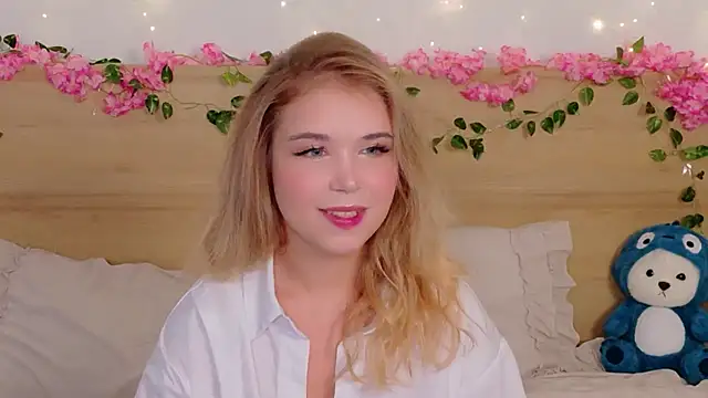 Lilith Bonheur online show from 25, 10, 2025