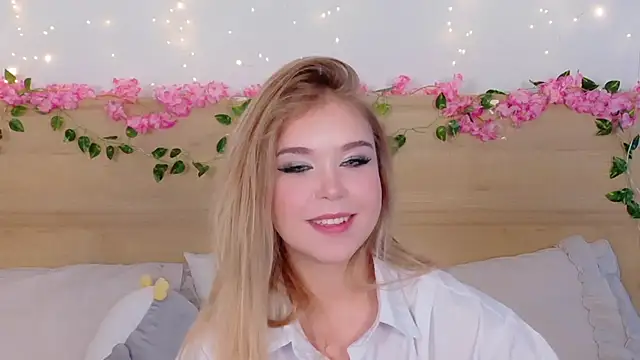 Lilith Bonheur online show from 2, 11, 2025