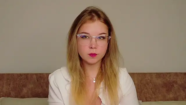 Lilith Bonheur online show from 11, 2, 2026