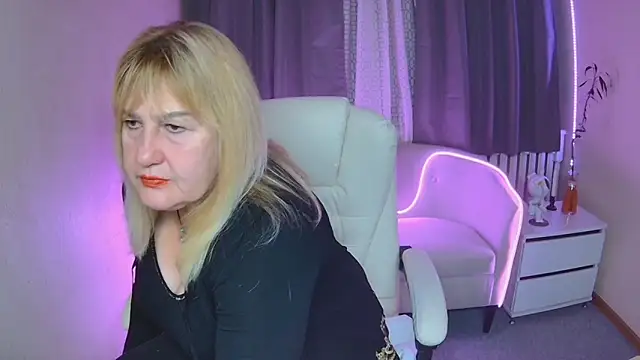 EmmaEllison online show from 12, 11, 2025