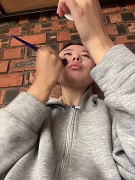 LAURA LLL online show from 20, 9, 2025