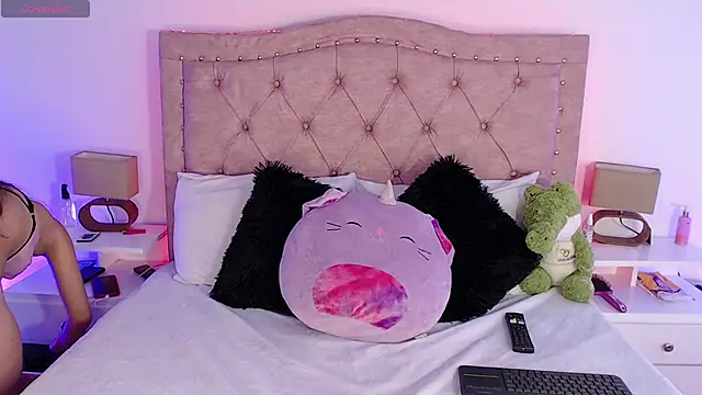 Snapshot of sweet_caandyy chatting on 24, 9, 2025 sweet caandyy online show from 24, 9, 2025