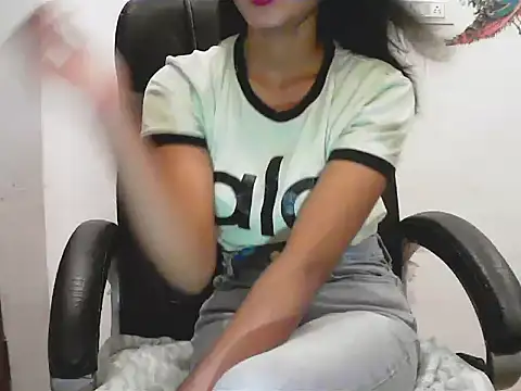 short girl  online show from 2, 7, 2026