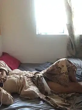 Snapshot of estradiolist chatting on 8, 11, 2025 estradiolist online show from 8, 11, 2025