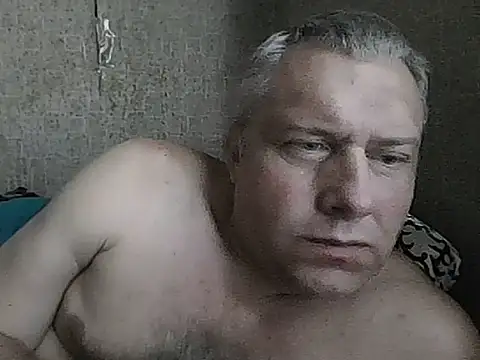 Snapshot of evulis1 chatting on 1, 8, 2026 evulis1 online show from 1, 8, 2026