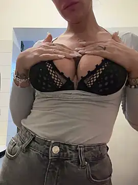 Snapshot of ainaht chatting on 15, 1, 2026 ainaht online show from 15, 1, 2026