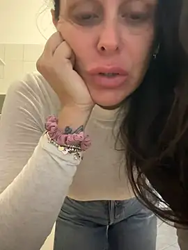 Snapshot of ainaht chatting on 31, 3, 2026 ainaht online show from 31, 3, 2026