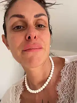 Snapshot of ainaht chatting on 1, 4, 2026 ainaht online show from 1, 4, 2026