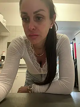 Snapshot of ainaht chatting on 15, 4, 2026 ainaht online show from 15, 4, 2026