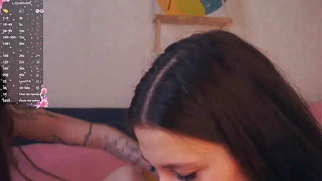 GabrielleLynchard online show from 8, 11, 2025