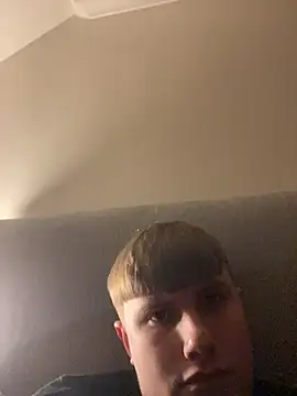 Snapshot of Sammyboy2211 chatting on 10, 2, 2026 Sammyboy2211 online show from 10, 2, 2026