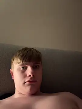 Snapshot of Sammyboy2211 chatting on 15, 4, 2026 Sammyboy2211 online show from 15, 4, 2026