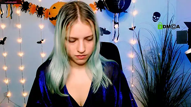 kaela spell  online show from 28, 10, 2025