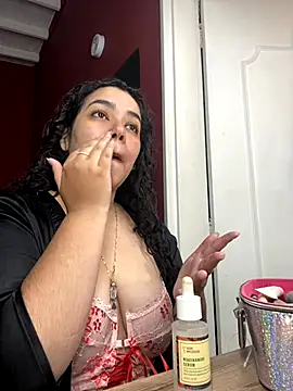 krisstenSantos online show from 5, 10, 2025