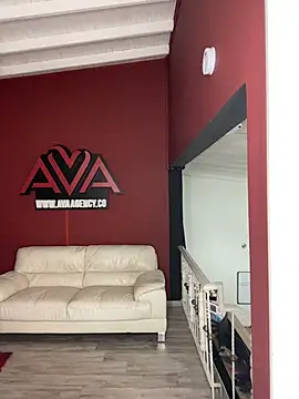 krisstenSantos online show from 28, 10, 2025