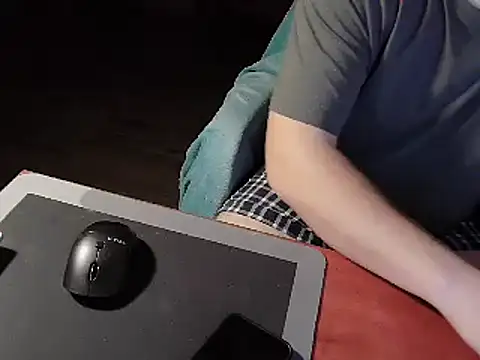 Snapshot of insomnia_llko1998 chatting on 25, 10, 2025 insomnia llko1998 online show from 25, 10, 2025