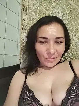Snapshot of Mia24Blove chatting on 7, 6, 2026 Mia24Blove online show from 7, 6, 2026