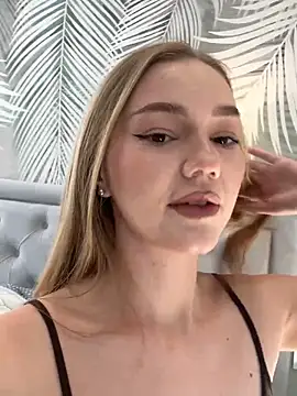 MilaMoone online show from 21, 11, 2025