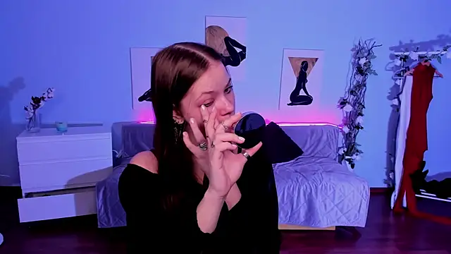 BetsyKiss online show from 7, 4, 2026