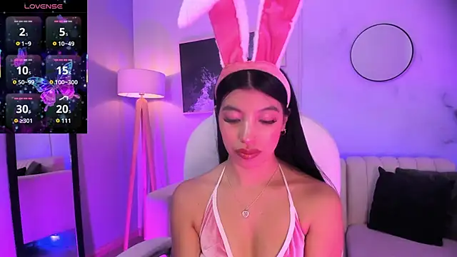 Tiffany Low online show from 29, 10, 2025