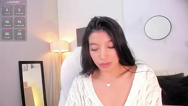 Tiffany Low online show from 8, 11, 2025