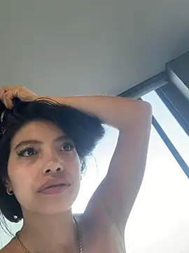 Tiffany Low online show from 21, 2, 2026