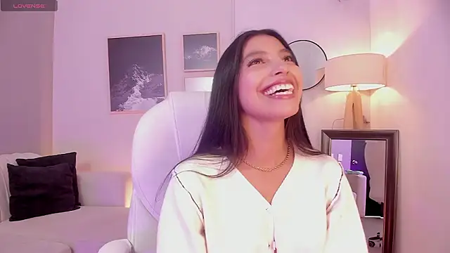 Tiffany Low online show from 15, 3, 2026