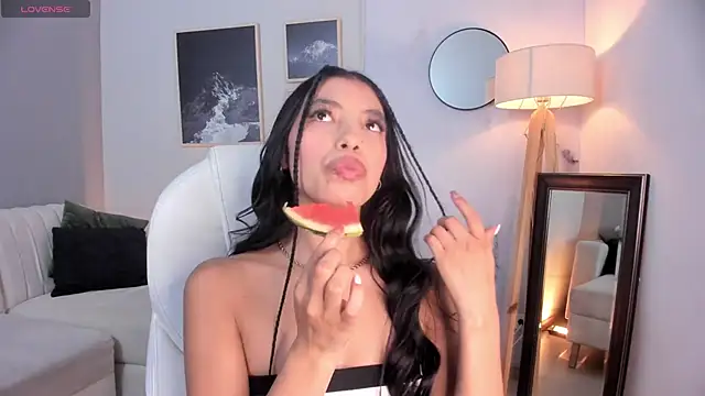 Tiffany Low online show from 2, 4, 2026